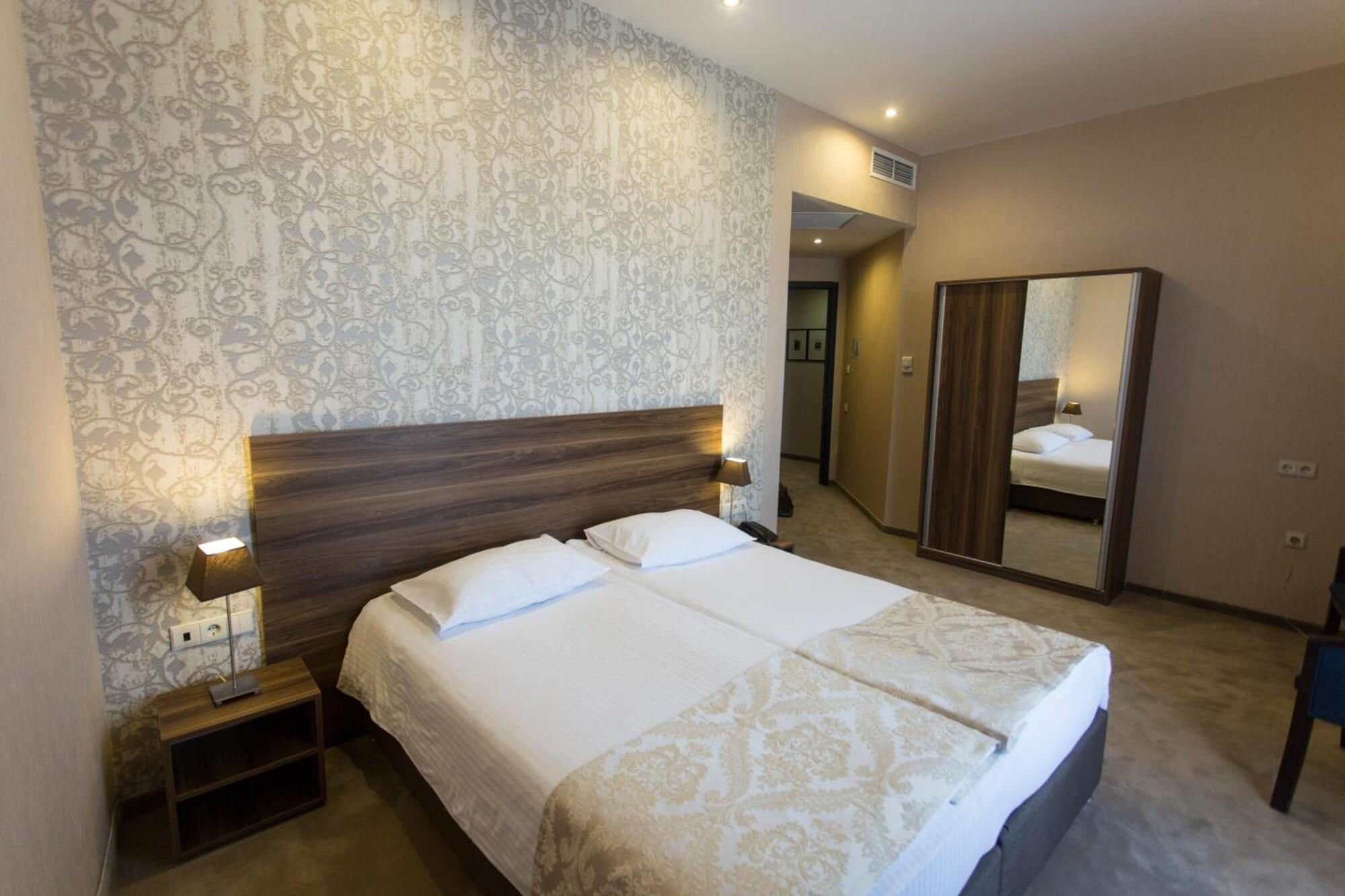 Old Meidan Tbilisi By Urban Hotels Eksteriør billede